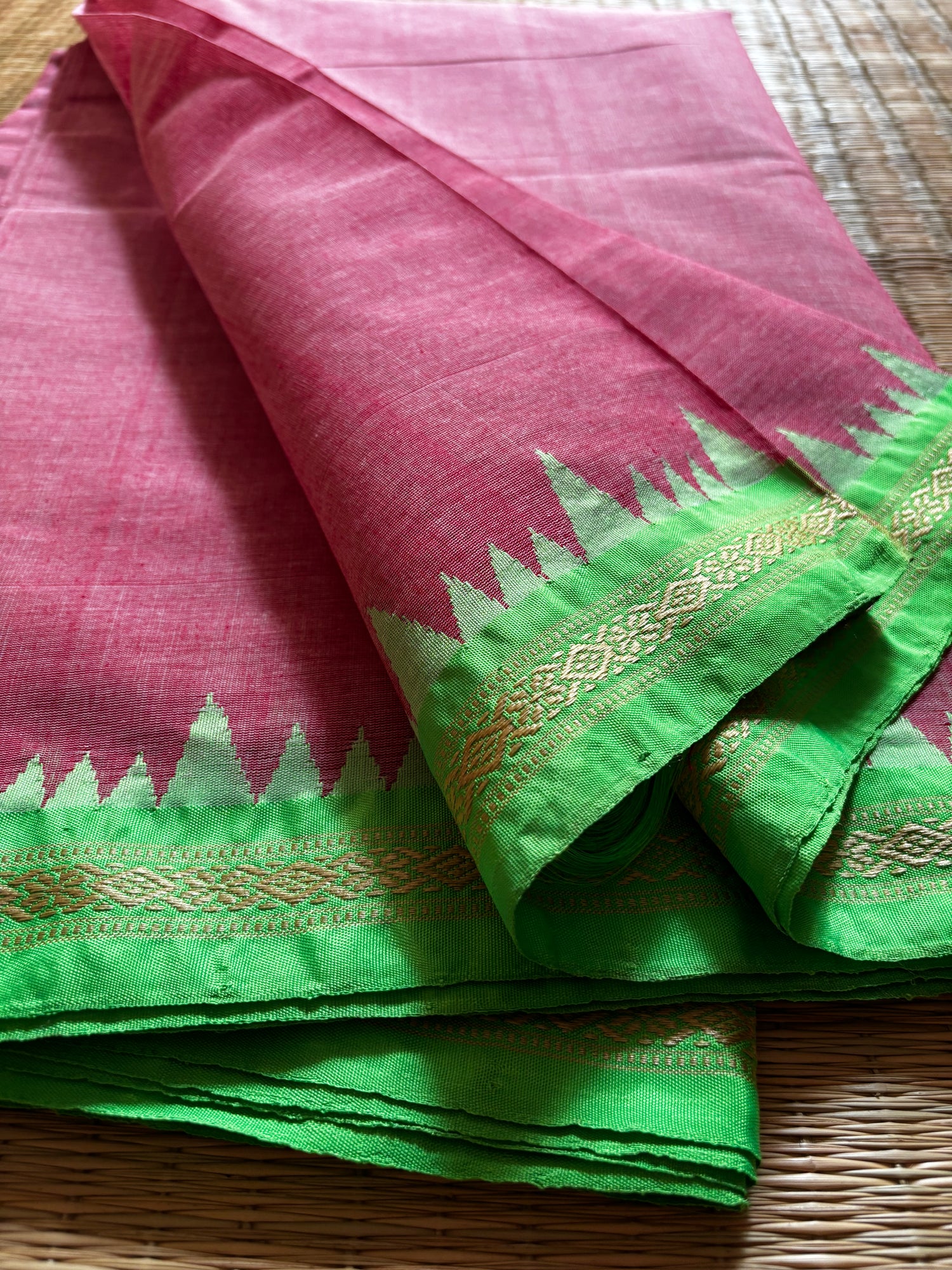 Handloom cotton weaves