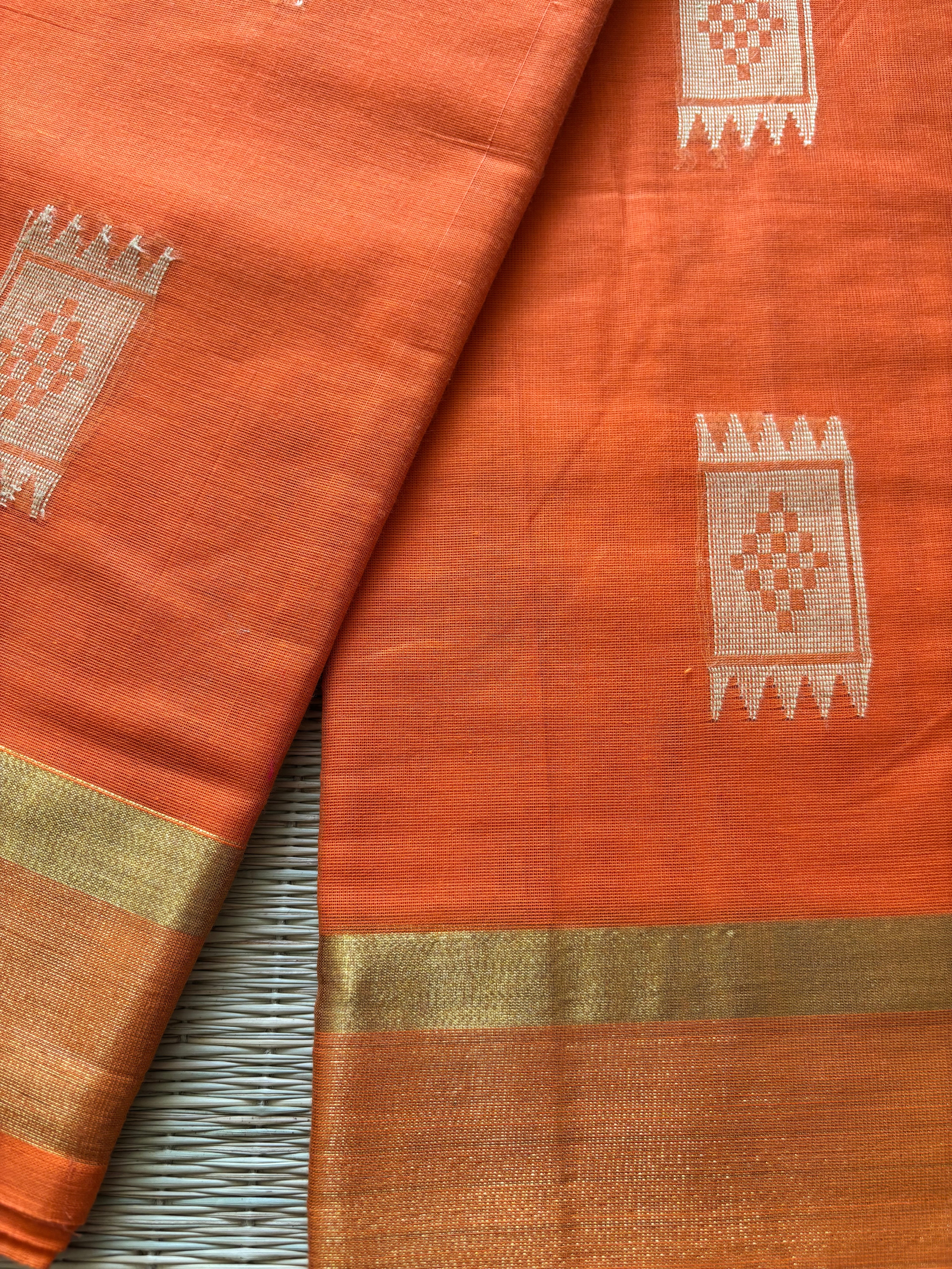 Pure cotton with big contrast buttas